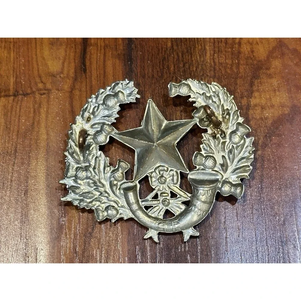Vintage British Army The Cameronians Scottish Rifles Infantry Cap Badge